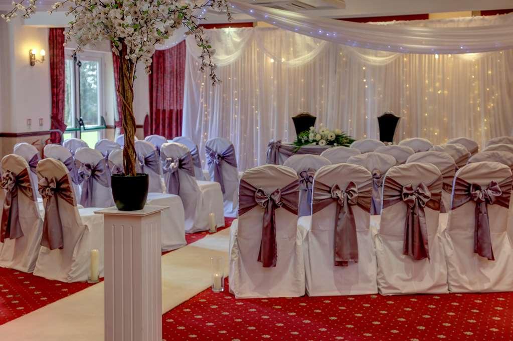 Burnley North Oaks Hotel And Leisure Club Удобства фото